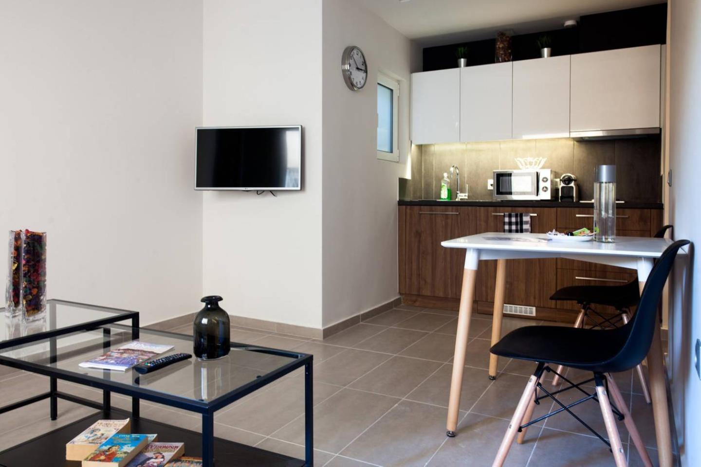 Toni'S Charming Apartment In The Thisseo Station Athen Exterior foto